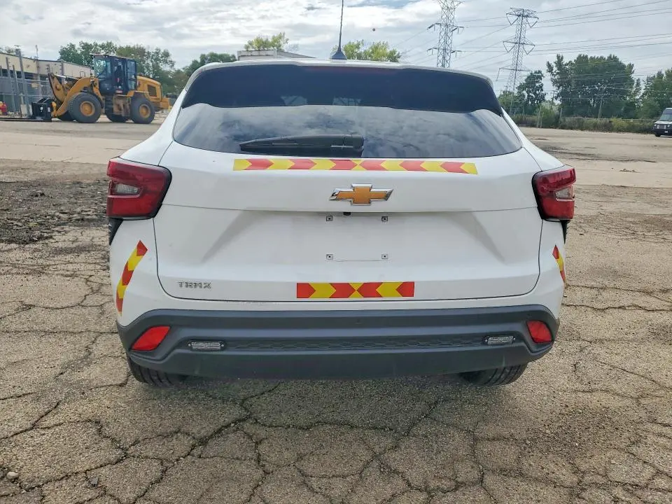 2025 CHEVROLET TRAX LS  