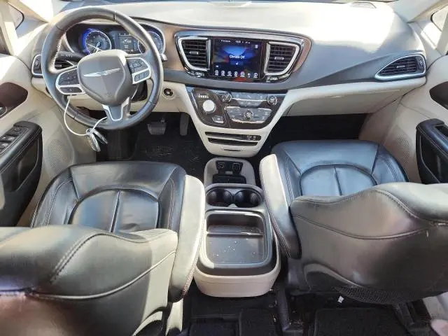 2017 CHRYSLER PACIFICA TOURING L  