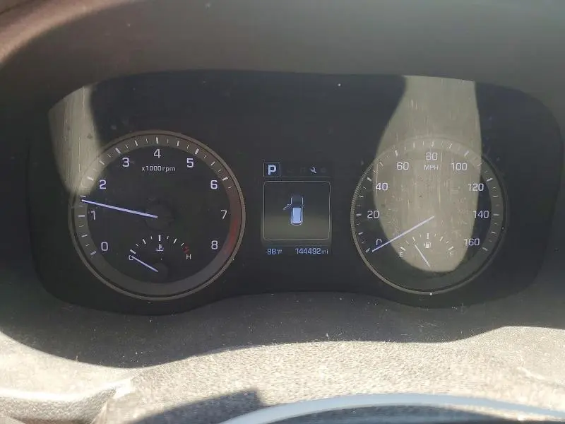 2016 HYUNDAI TUCSON SE  