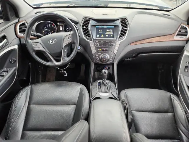 2017 HYUNDAI SANTA FE SE  