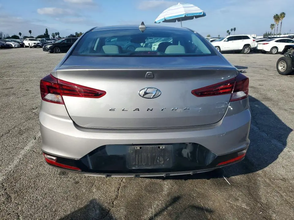 2020 HYUNDAI ELANTRA SEL  