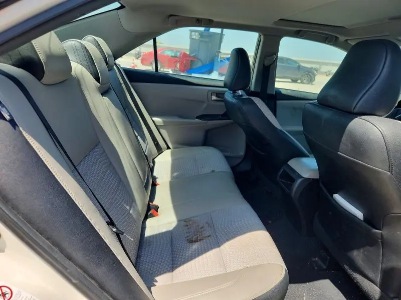 2015 TOYOTA CAMRY SE  