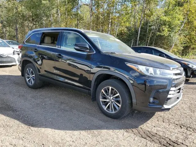 2019 TOYOTA HIGHLANDER SE  