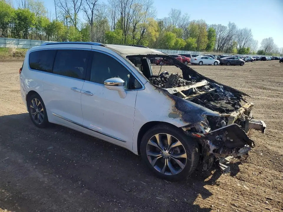 2017 CHRYSLER PACIFICA LIMITED  