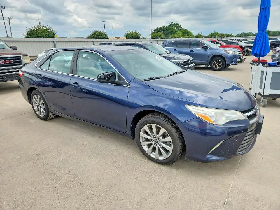 2017 TOYOTA CAMRY XLE  