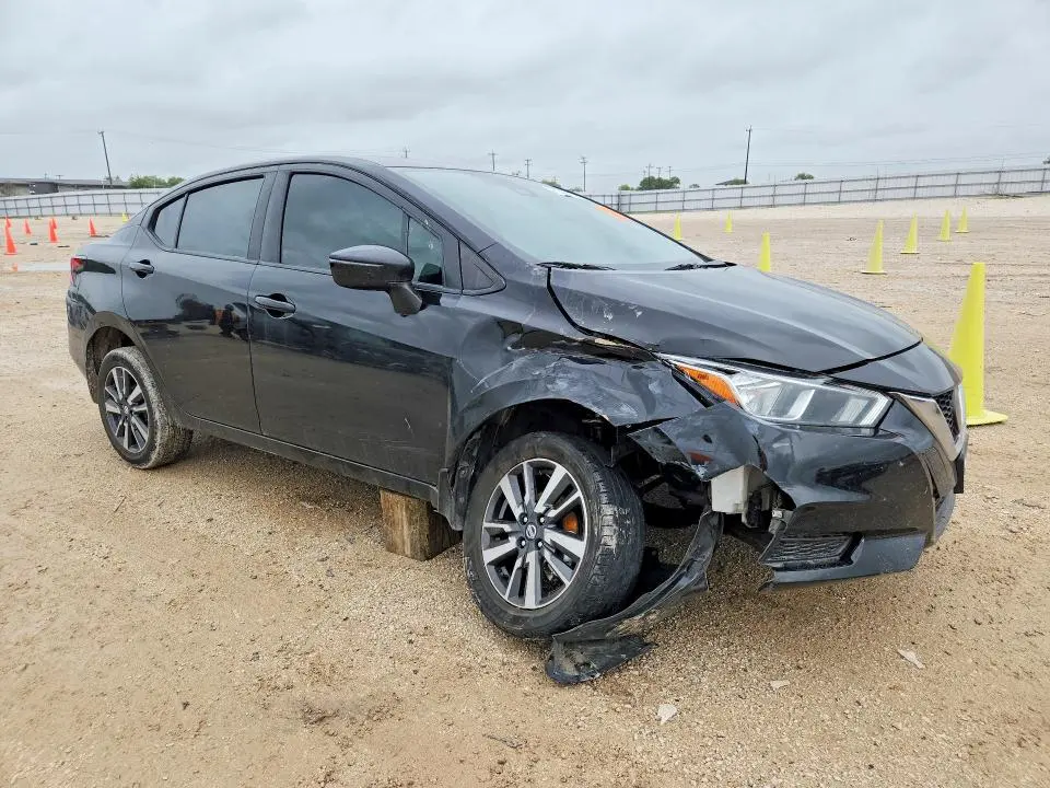 2021 NISSAN VERSA SV  