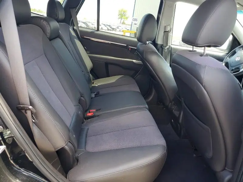 2011 HYUNDAI SANTA FE SE  
