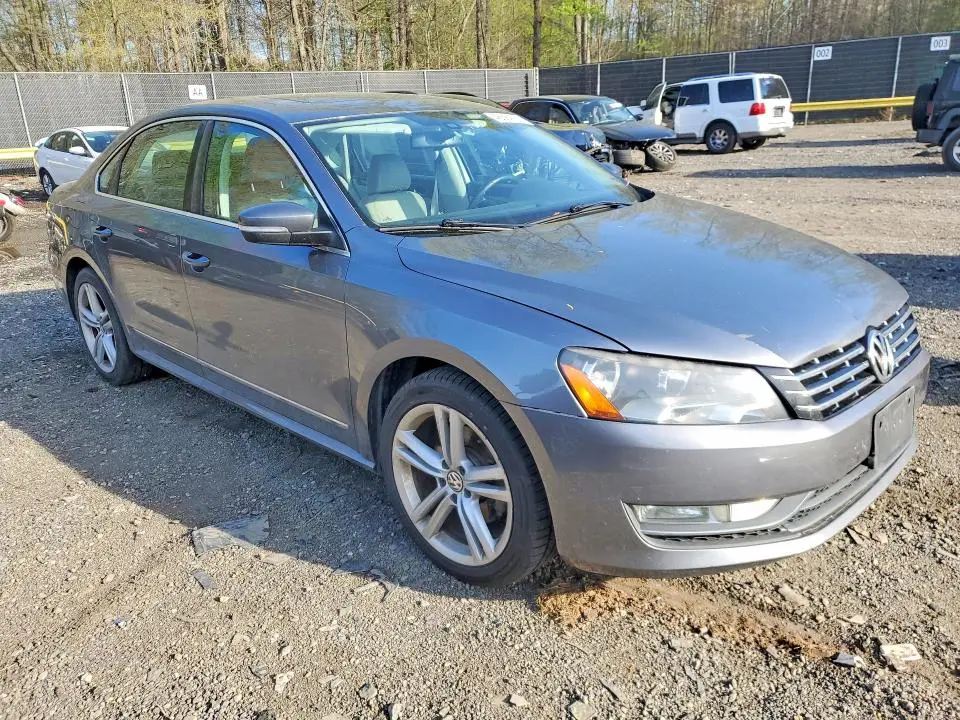 2013 VOLKSWAGEN PASSAT SEL  