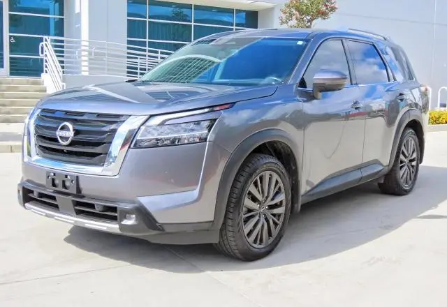 2022 NISSAN PATHFINDER SL  
