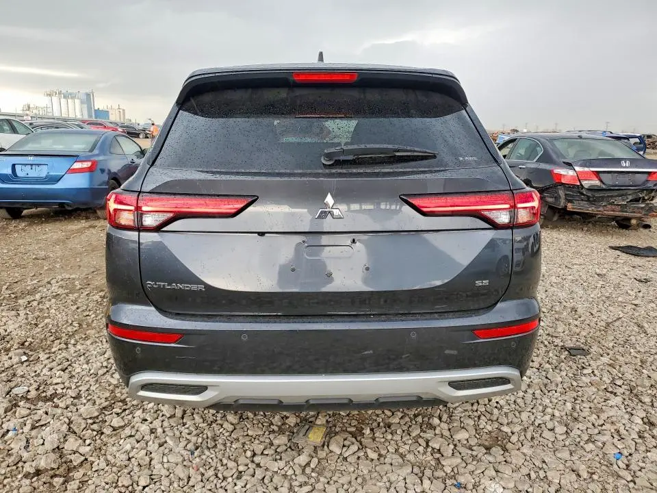 2024 MITSUBISHI OUTLANDER SE  