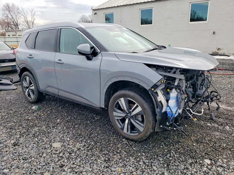 2024 NISSAN ROGUE SL  