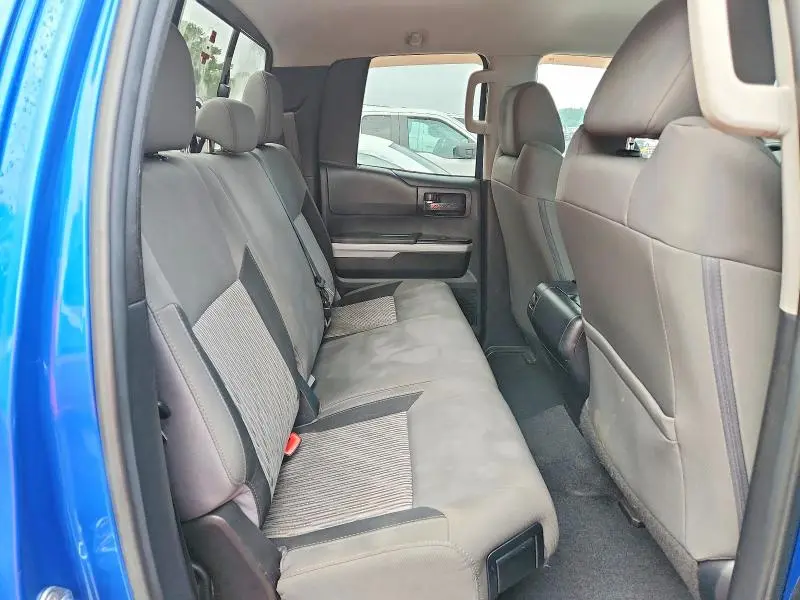2017 TOYOTA TUNDRA SR5  