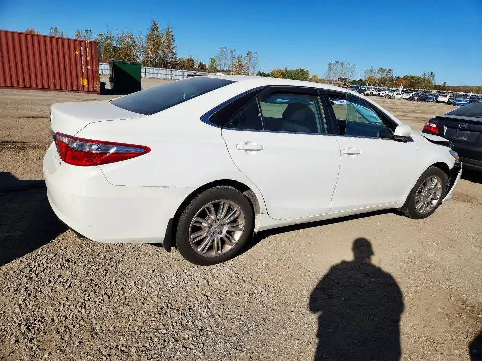 2015 TOYOTA CAMRY LE  