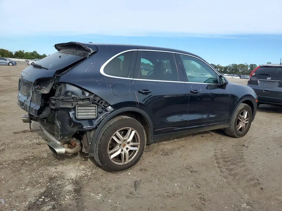 2016 PORSCHE CAYENNE   
