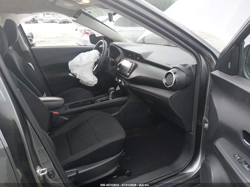 2024 NISSAN KICKS SV XTRONIC CVT