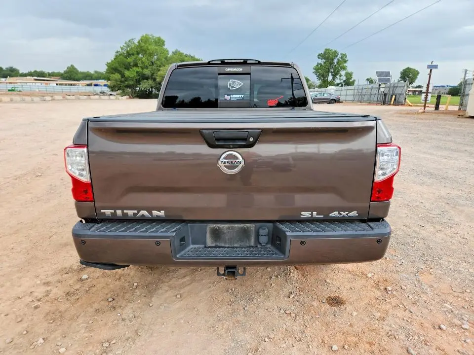 2017 NISSAN TITAN SL  