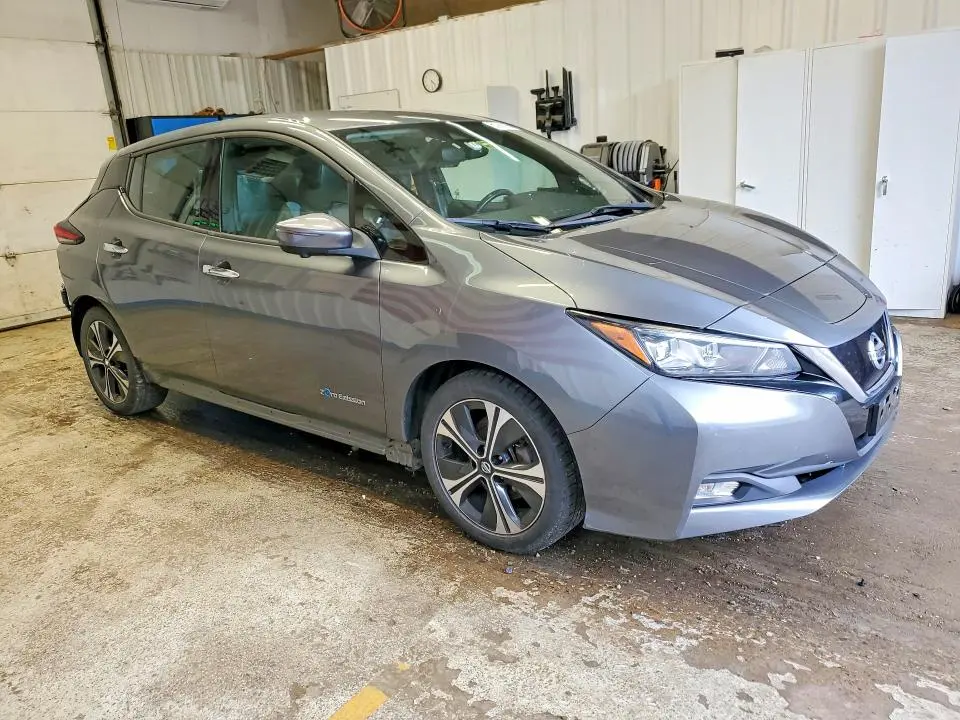 2019 NISSAN LEAF SL  