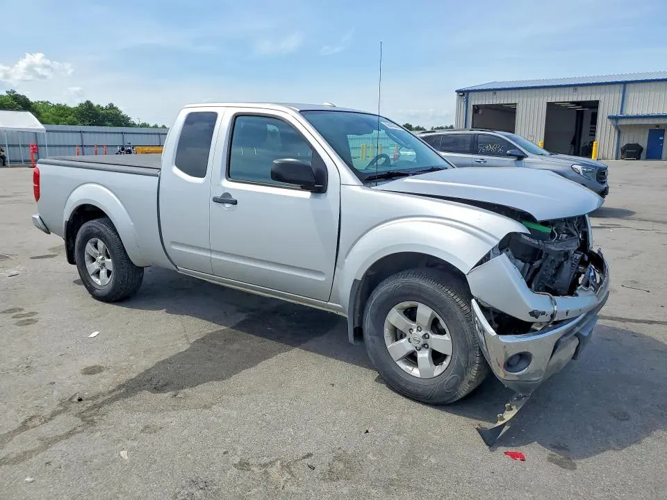2011 NISSAN FRONTIER SV V6  