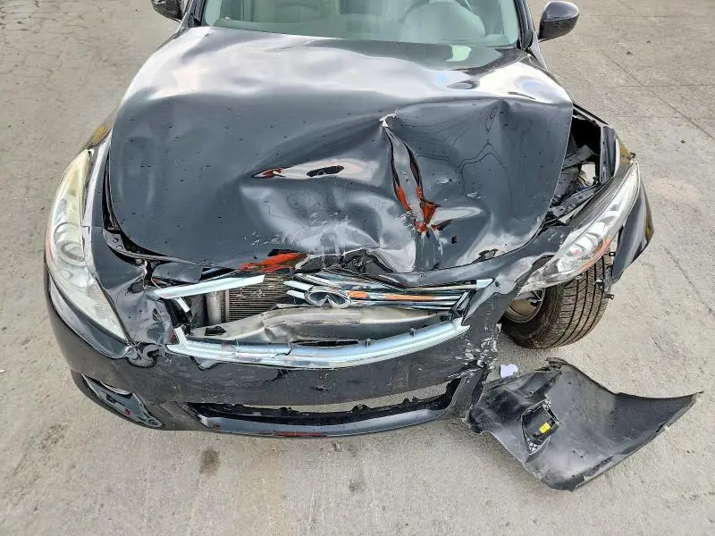 2015 INFINITI Q40 BASE  