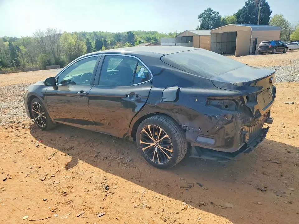 2018 TOYOTA CAMRY SE  