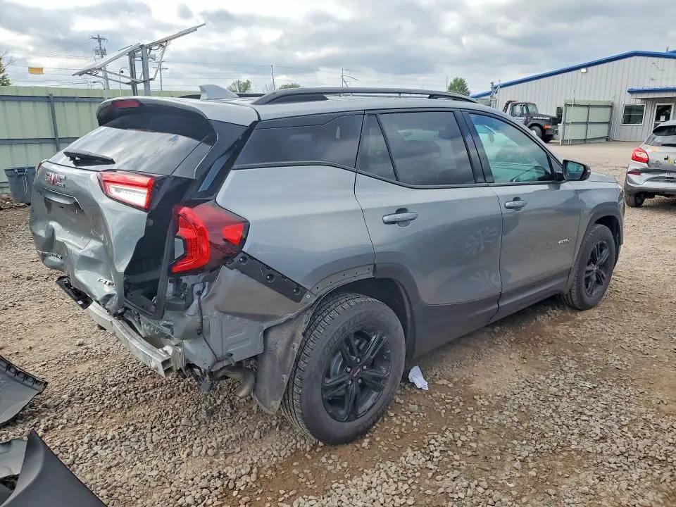 2023 GMC TERRAIN AT4  