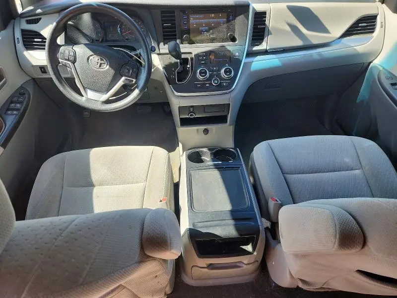2015 TOYOTA SIENNA LE  