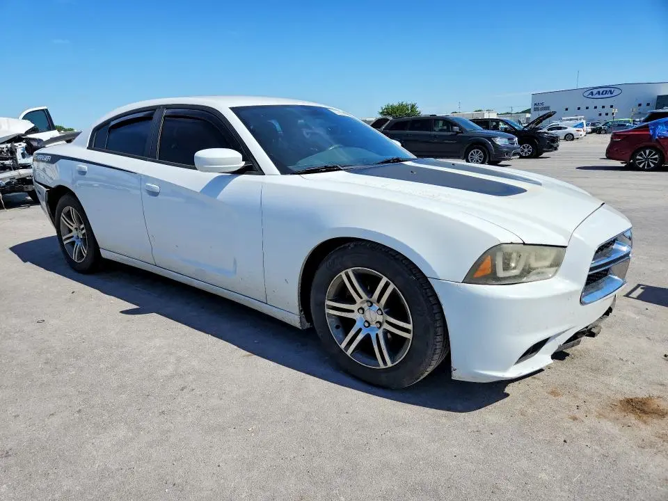 2013 DODGE CHARGER SE  