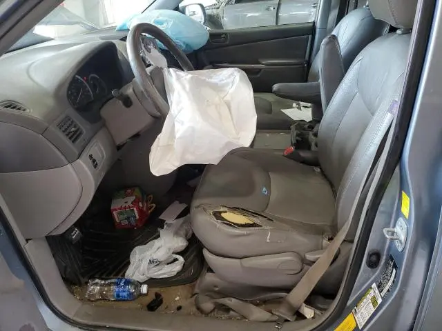 2010 TOYOTA SIENNA CE