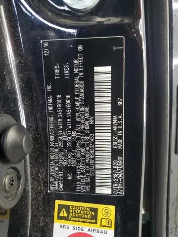 2017 TOYOTA HIGHLANDER SE  