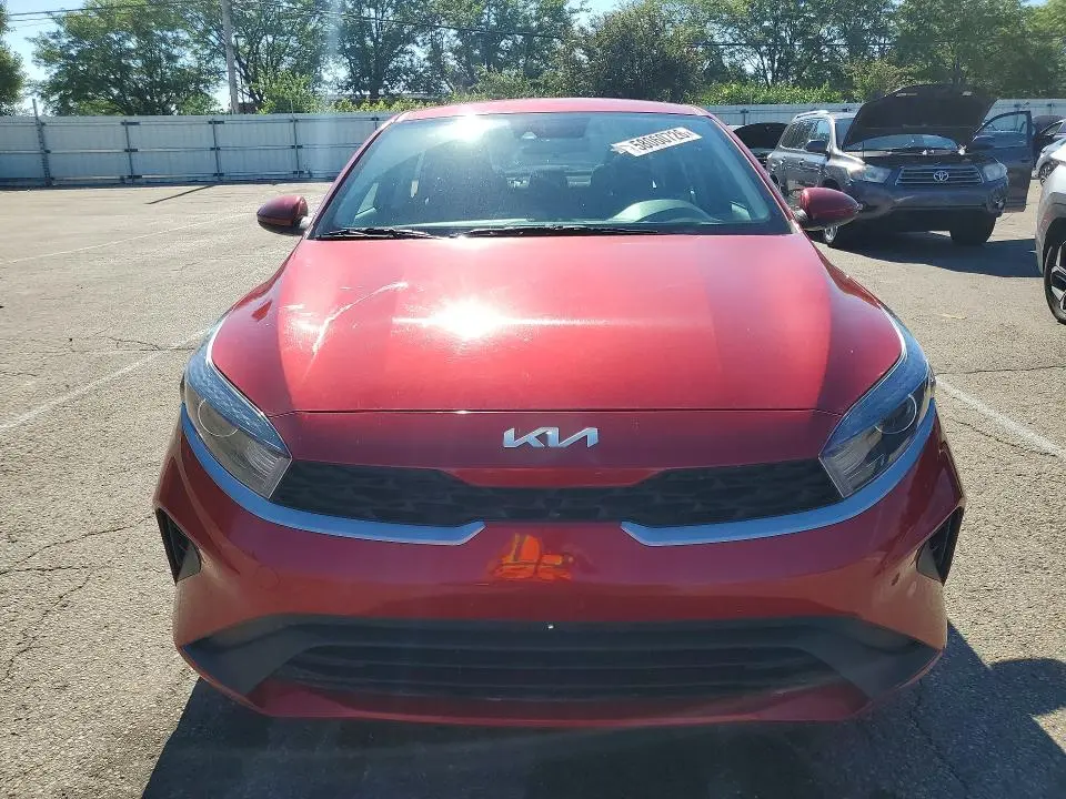 2023 KIA FORTE LXS  