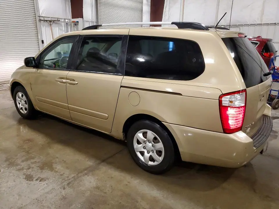 2010 KIA SEDONA BASE  