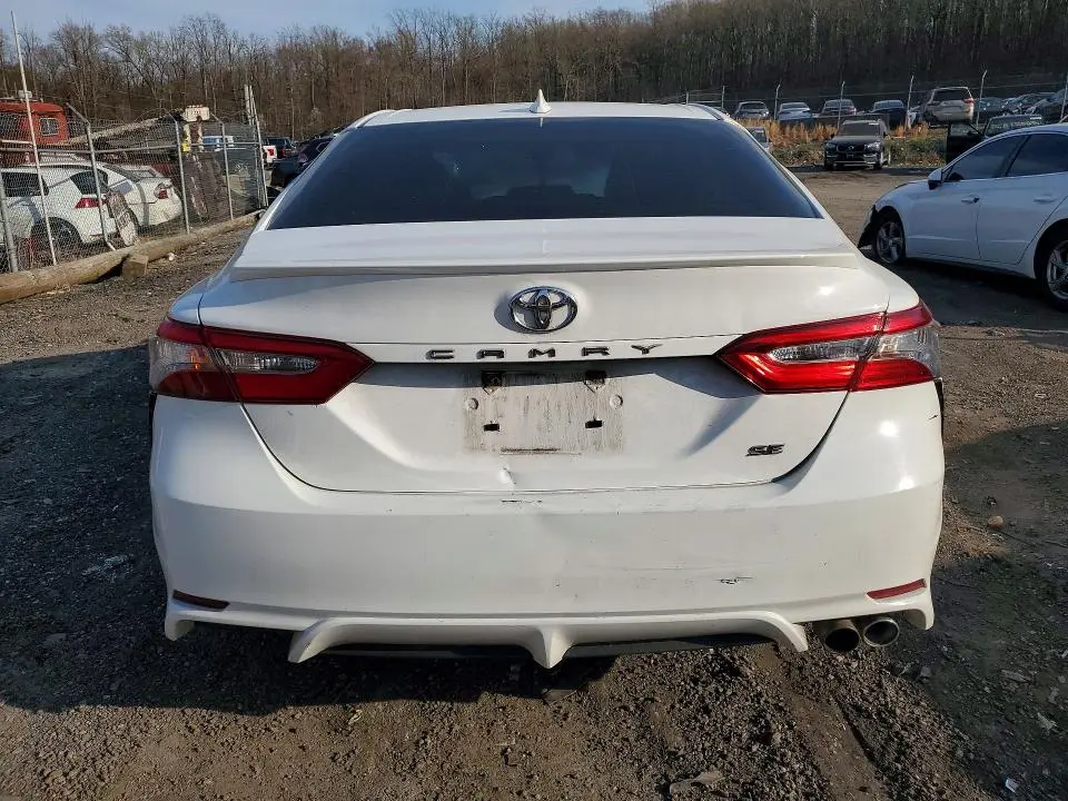 2019 TOYOTA CAMRY SE  