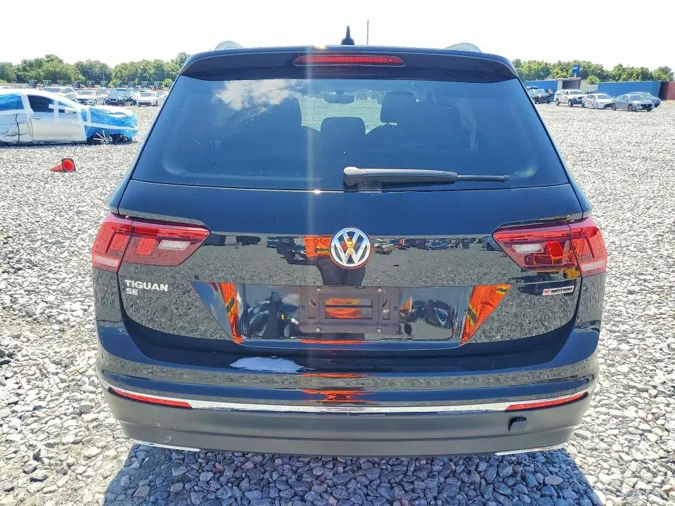 2021 VOLKSWAGEN TIGUAN SE  
