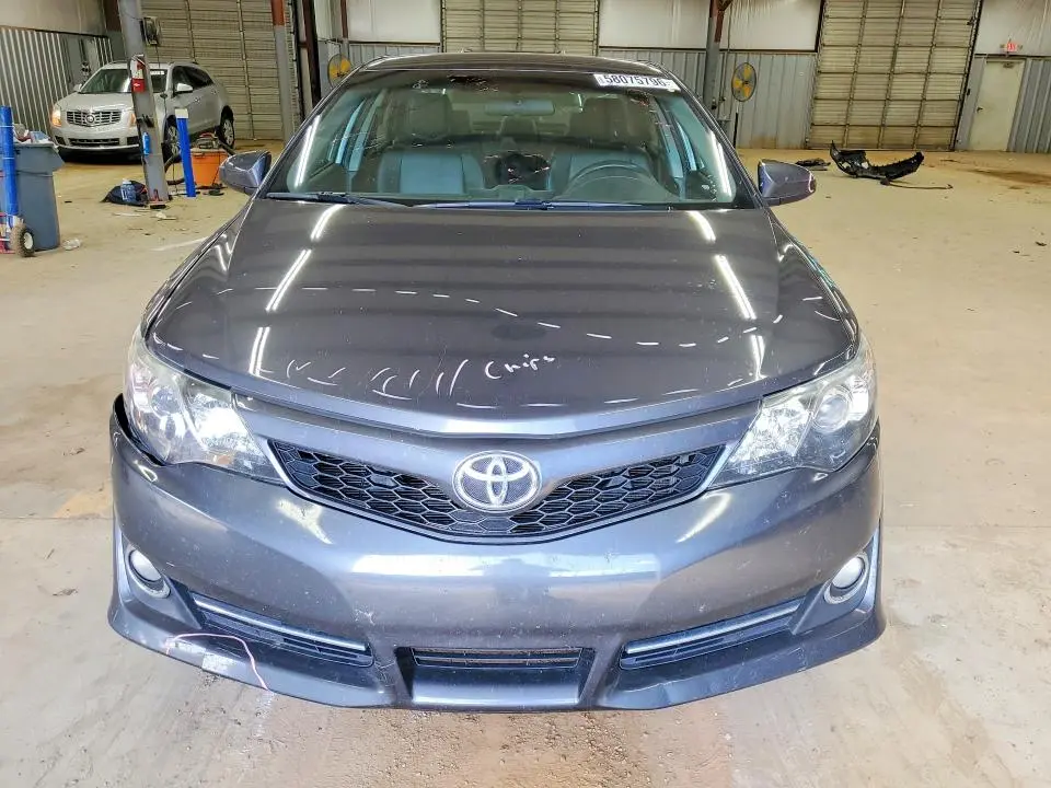 2012 TOYOTA CAMRY SE  