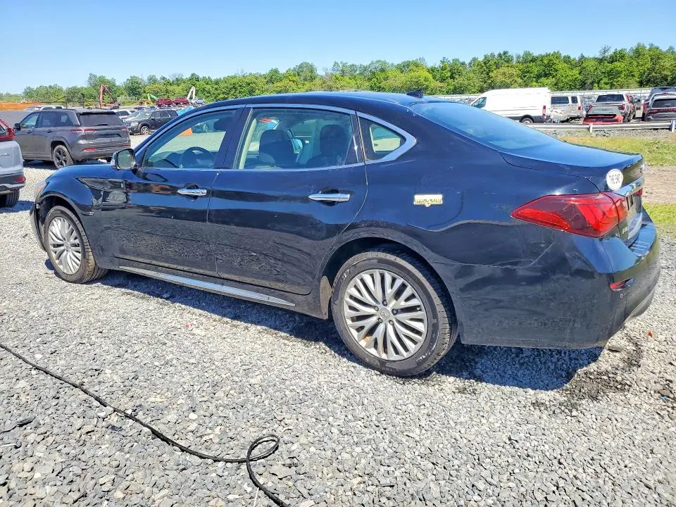 2015 INFINITI Q70L 3.7  