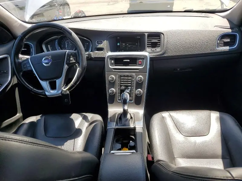 2016 VOLVO V60 T5 PREMIER  