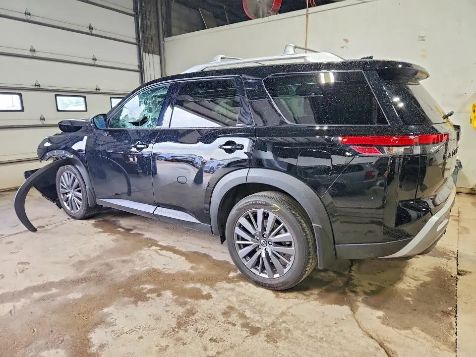 2023 NISSAN PATHFINDER SL  