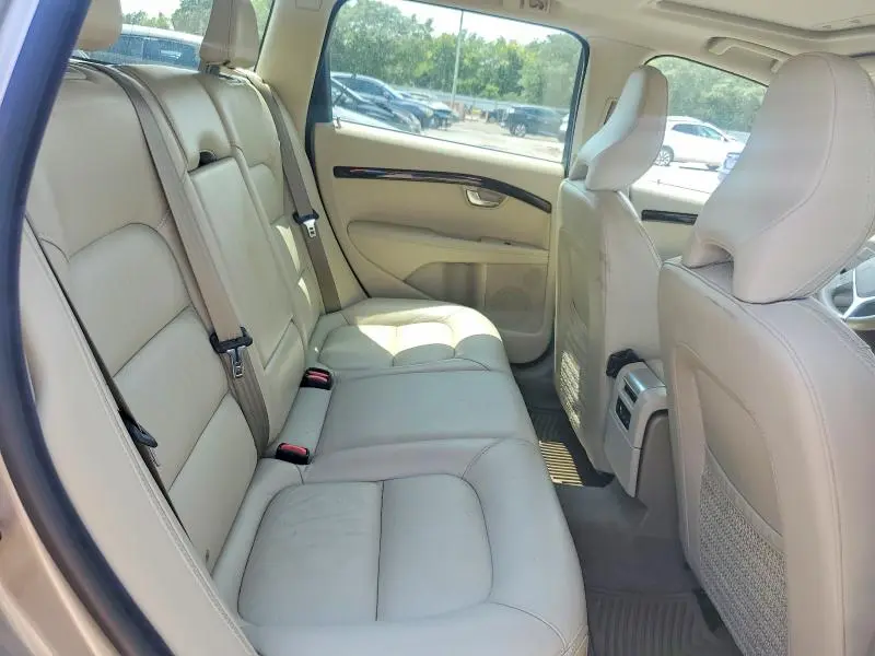 2013 VOLVO XC70 3.2  