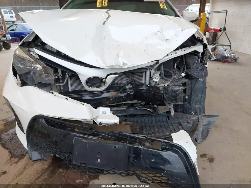 2017 TOYOTA COROLLA SE