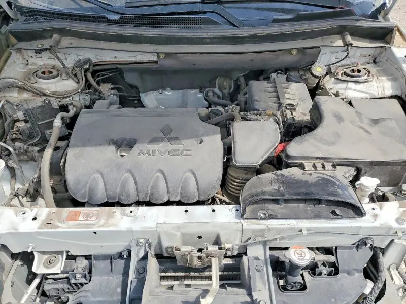 2018 MITSUBISHI OUTLANDER SE  