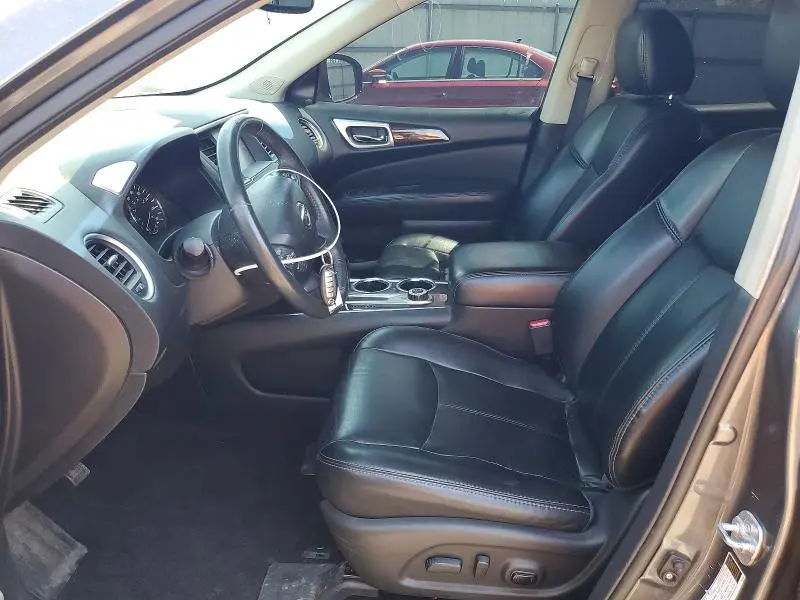 2016 NISSAN PATHFINDER SL  