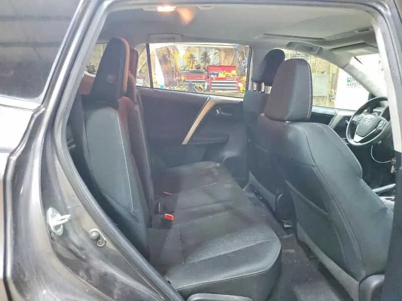 2015 TOYOTA RAV4 XLE  