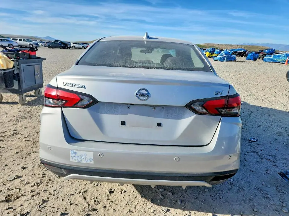 2022 NISSAN VERSA SV  