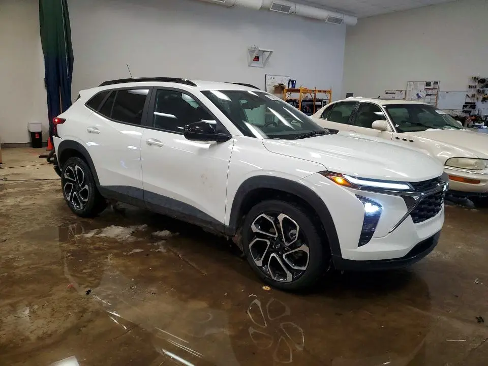 2025 CHEVROLET TRAX 2RS  
