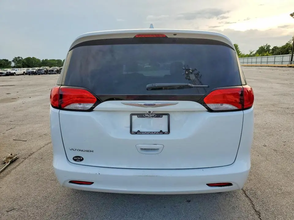 2020 CHRYSLER VOYAGER LX  