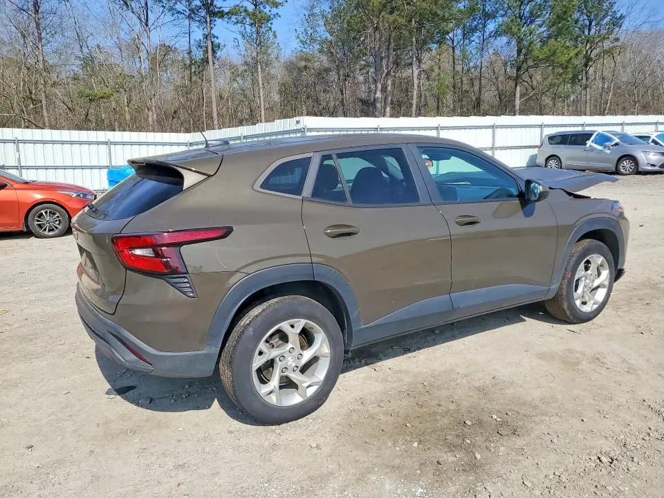 2024 CHEVROLET TRAX LS  