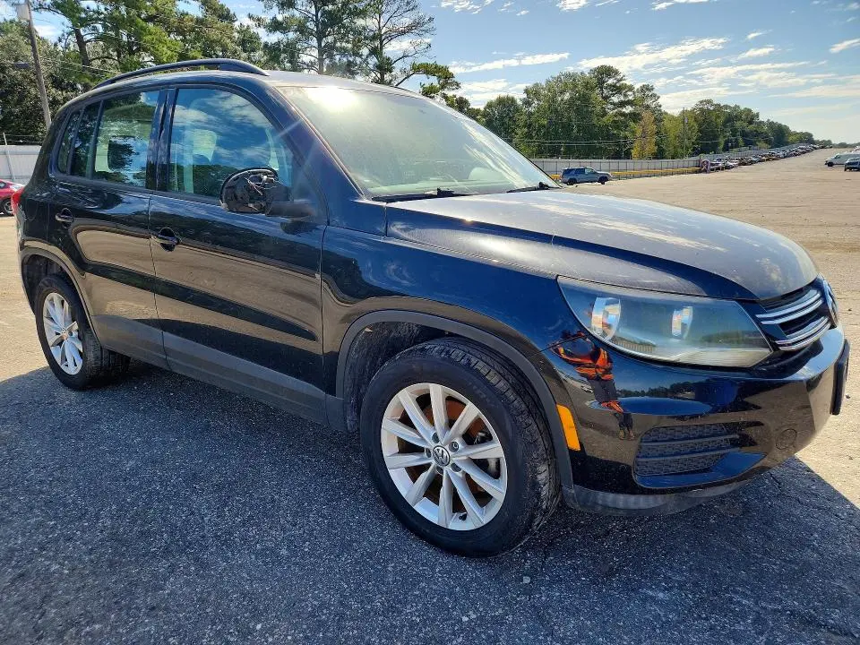 2017 VOLKSWAGEN TIGUAN S  