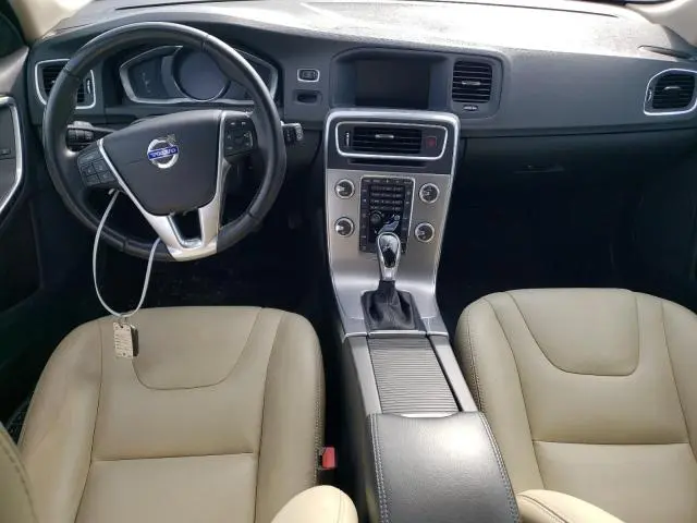 2017 VOLVO V60 CROSS COUNTRY PREMIER  