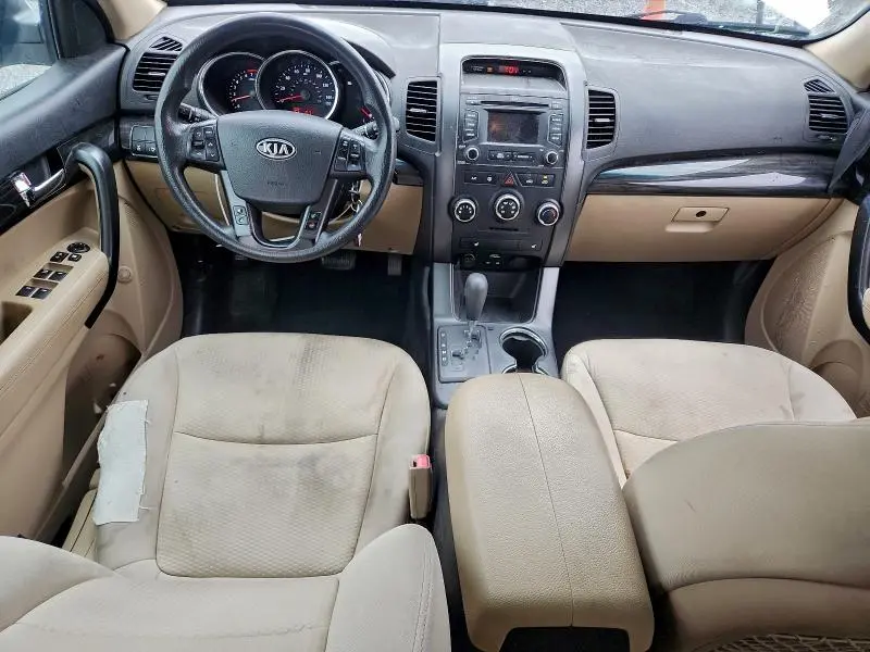 2013 KIA SORENTO LX  