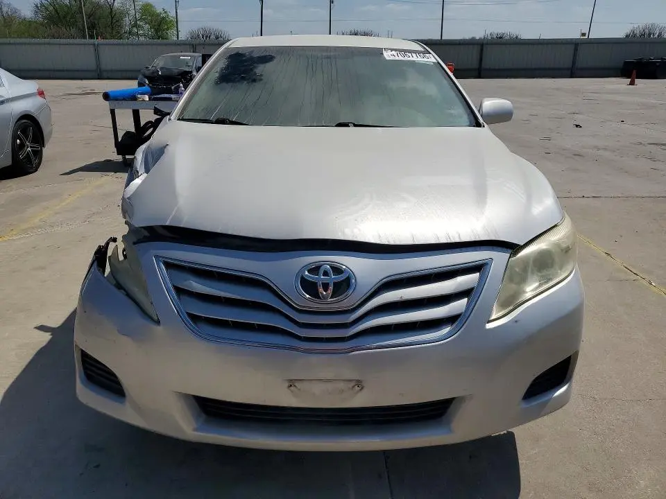 2011 TOYOTA CAMRY LE  